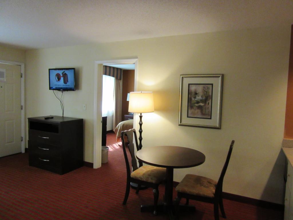 Clarion Suites Augusta Extérieur photo